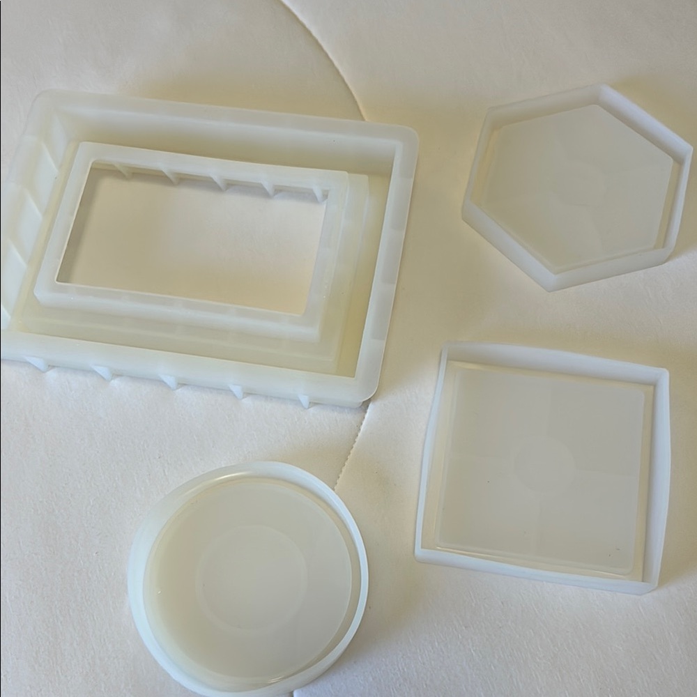 Set of Silicone Molds in White/Clear